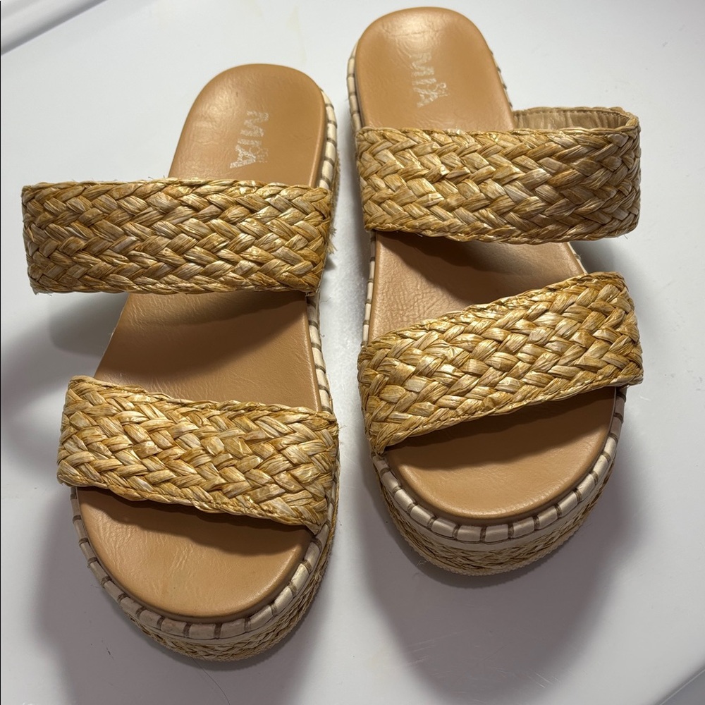 Mia brand Sandals Size 6.5